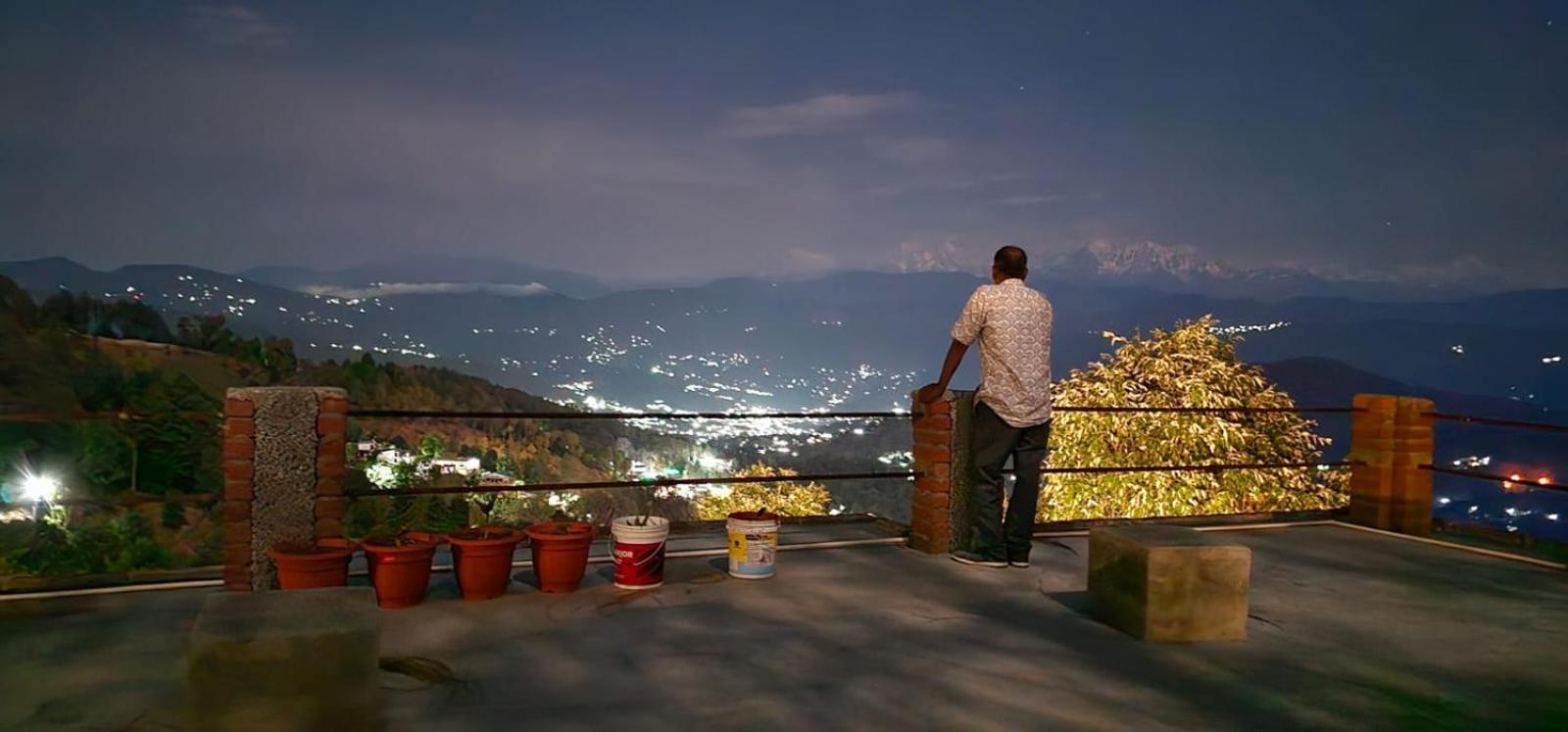 Golden Himalaya Homestay Каусані Екстер'єр фото
